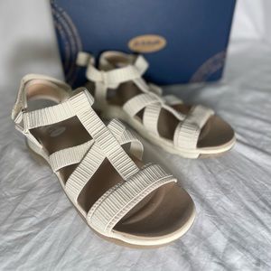 Dr. Scholl's White Strappy Sandals 9 w